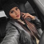 Czapka damska sweterkowa z pomponem Foggia Ola Voga czarna