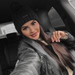 Czapka damska sweterkowa z pomponem Foggia Ola Voga czarna