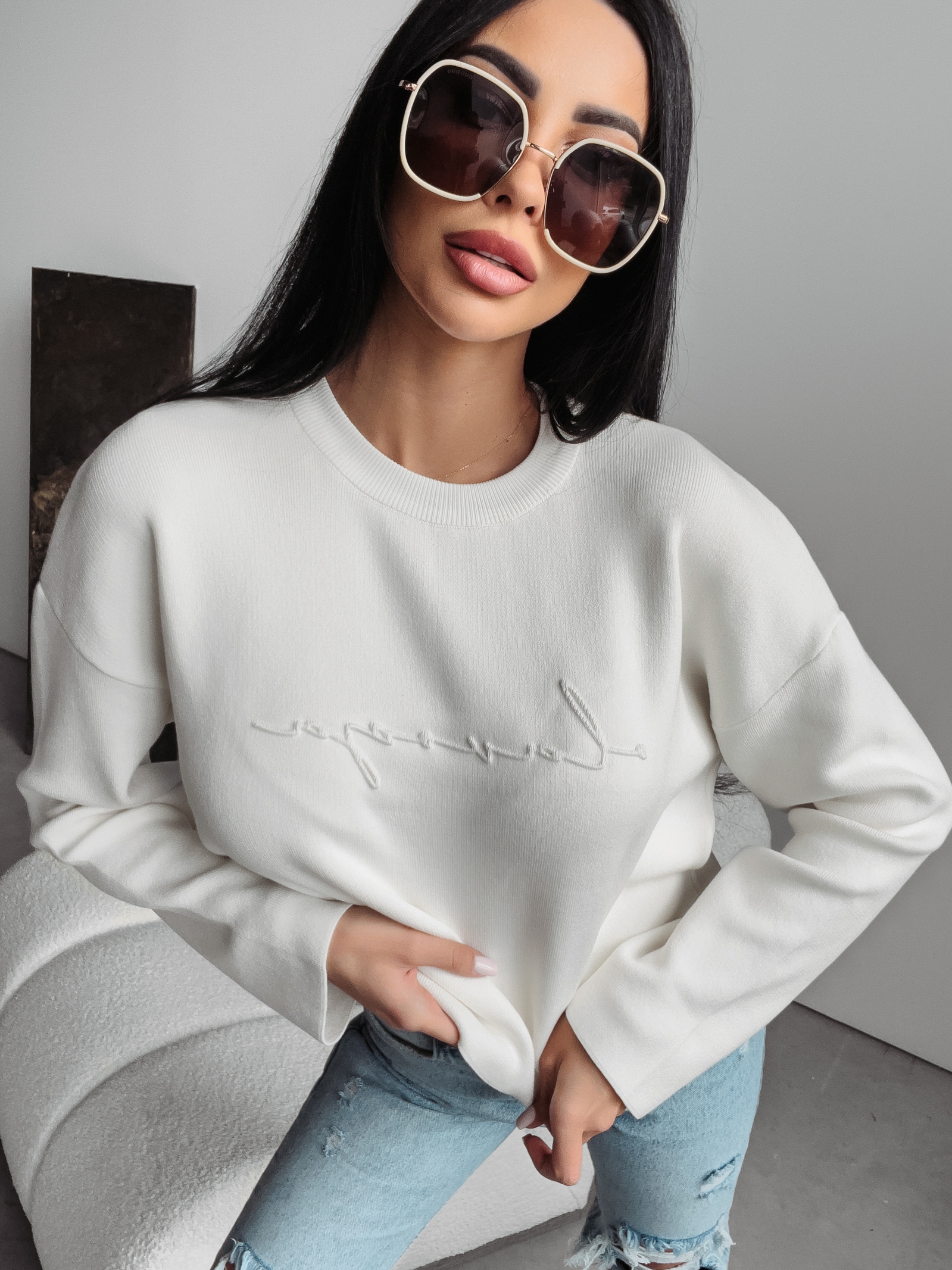 Sweter klasyczny Nell Ola Voga ecru