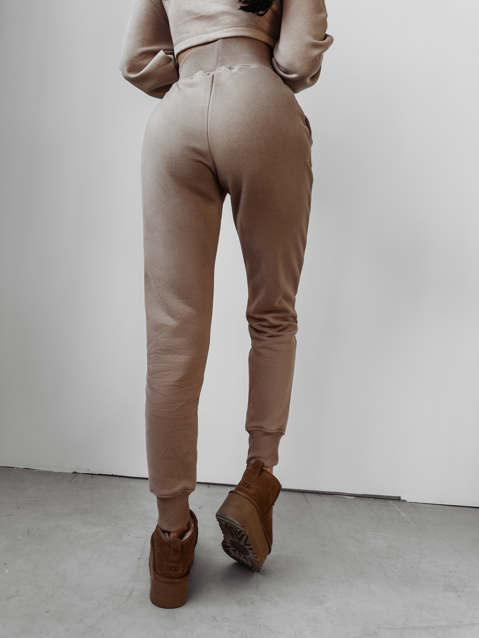 Spodnie dresowe z gumą Prima Ola Voga beżowe Spodnie dresowe z gumą Prima Ola Voga beżowe