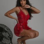 Sukienka mini z piórkami Dancing czerwona