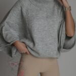 Sweter ponczo z golfem Pers szary