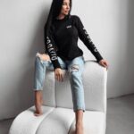 Sweter logowany MILLY OLAVOGA czarny