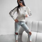 Sweter logowany Milly Ola Voga ecru