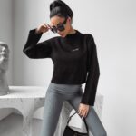 Sweter z półgolfem Letia Ola Voga czarny