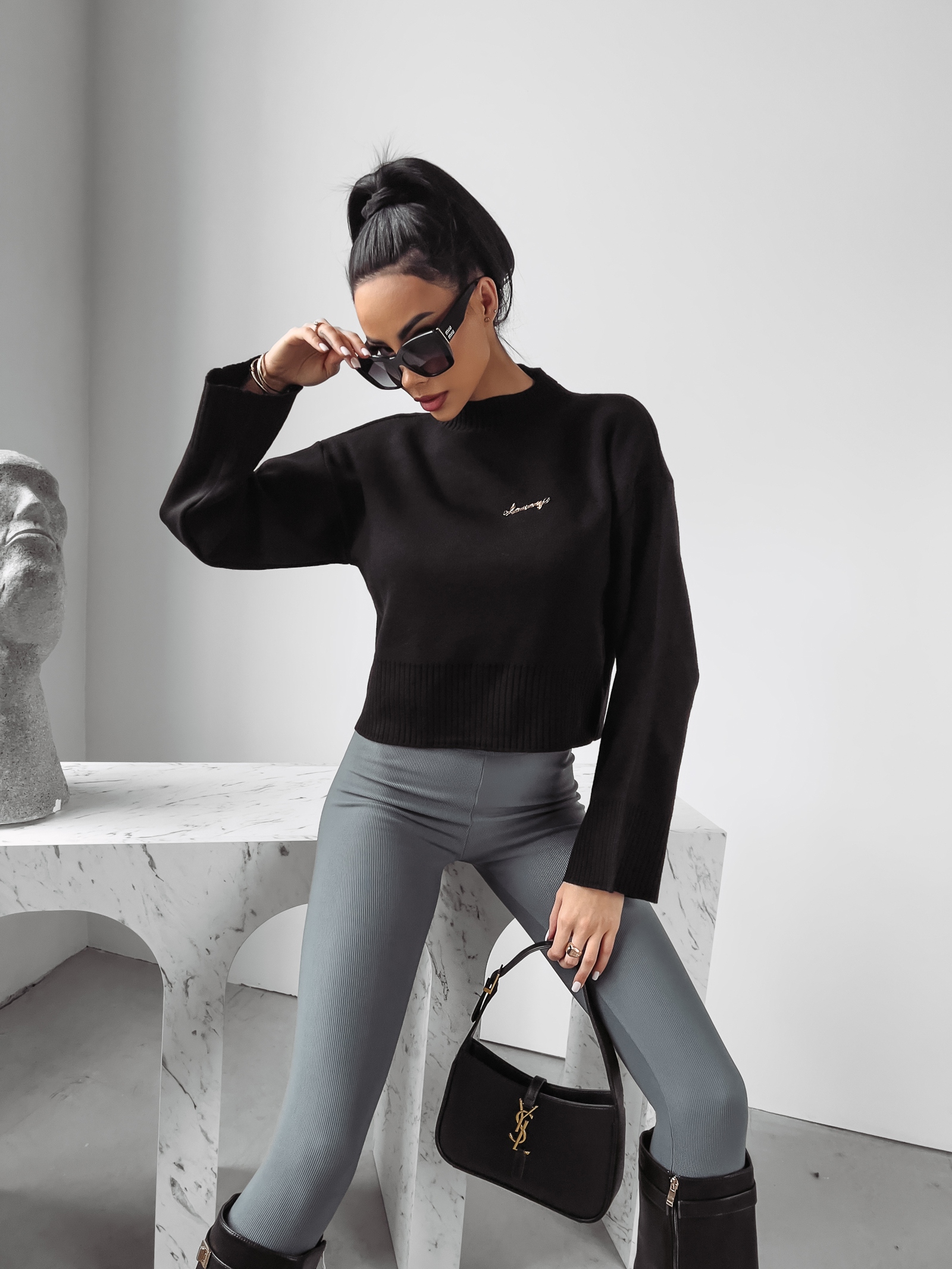 Sweter z półgolfem Letia Ola Voga czarny