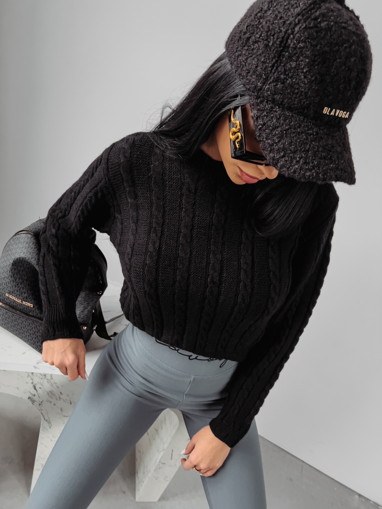 Sweter prosty ze splotem Ronin Ola Voga czarny Sweter prosty ze splotem Ronin Ola Voga czarny