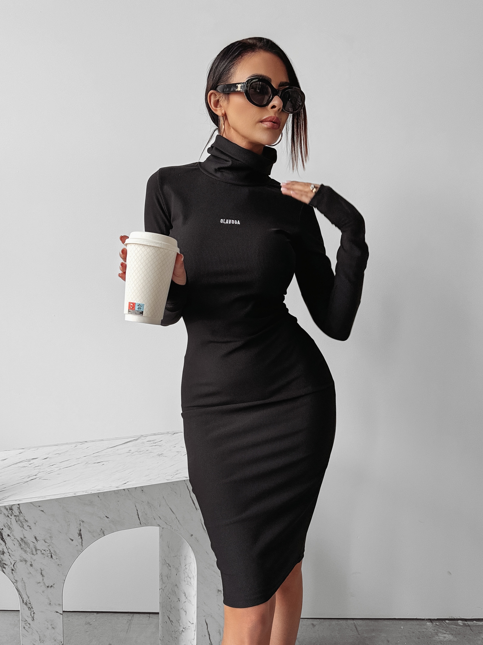 Sukienka z golfem prążkowana MILANI OLAVOGA czarna