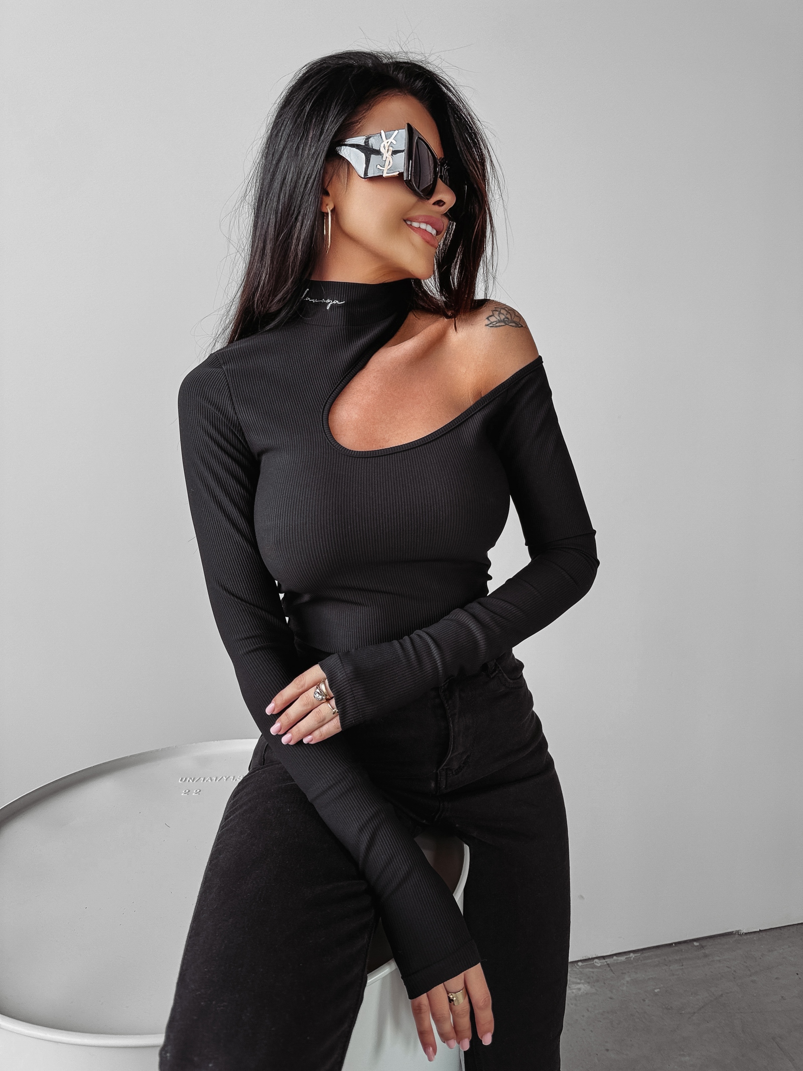 Bluzka golf dzianinowa Brit Ola Voga czarna