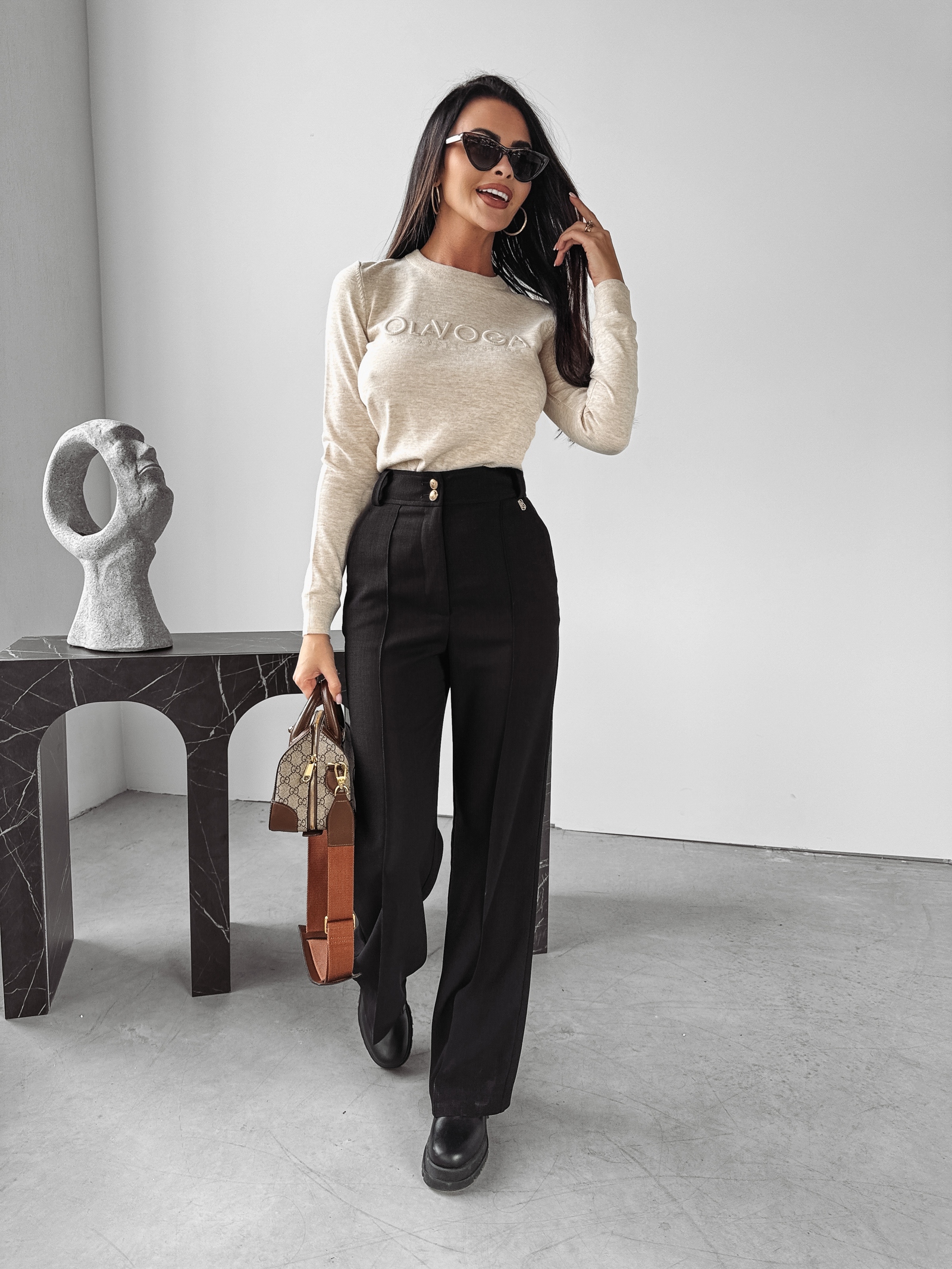 Sweter gładki Cara Ola Voga beżowy