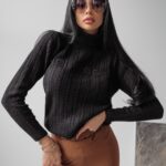 Sweter klasyczny Eveline Ola Voga czarny