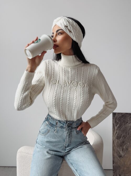 Sweter klasyczny Eveline Ola Voga ecru