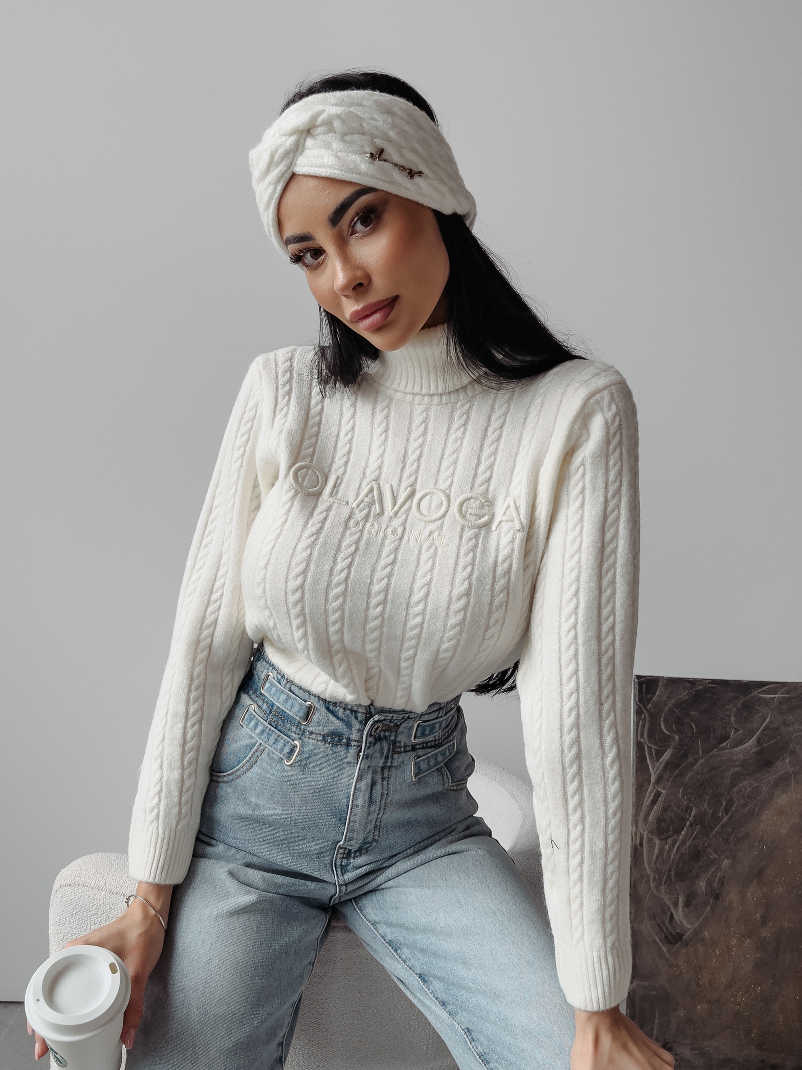 Sweter klasyczny Eveline Ola Voga ecru