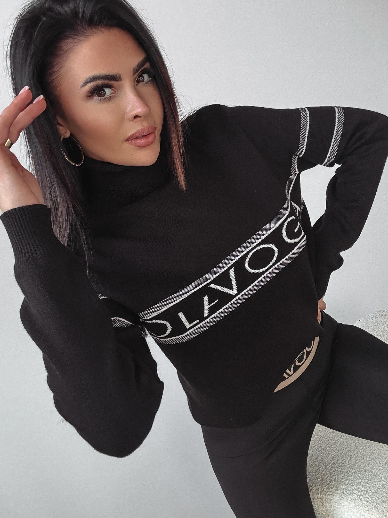 Sweter logowany Georgia Ola Voga czarny