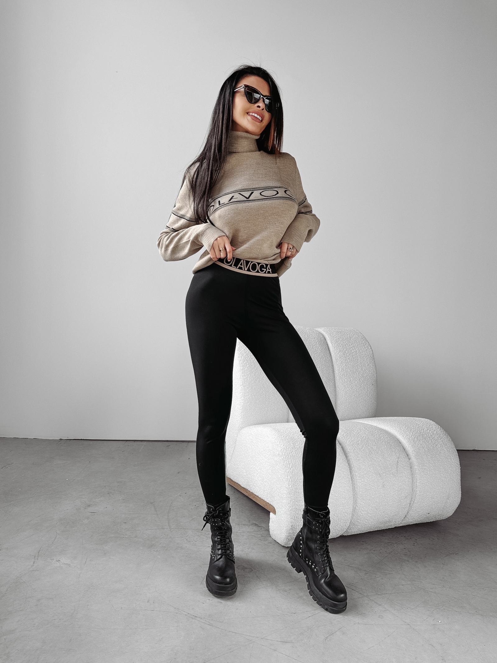 Sweter logowany Georgia Ola Voga beżowy