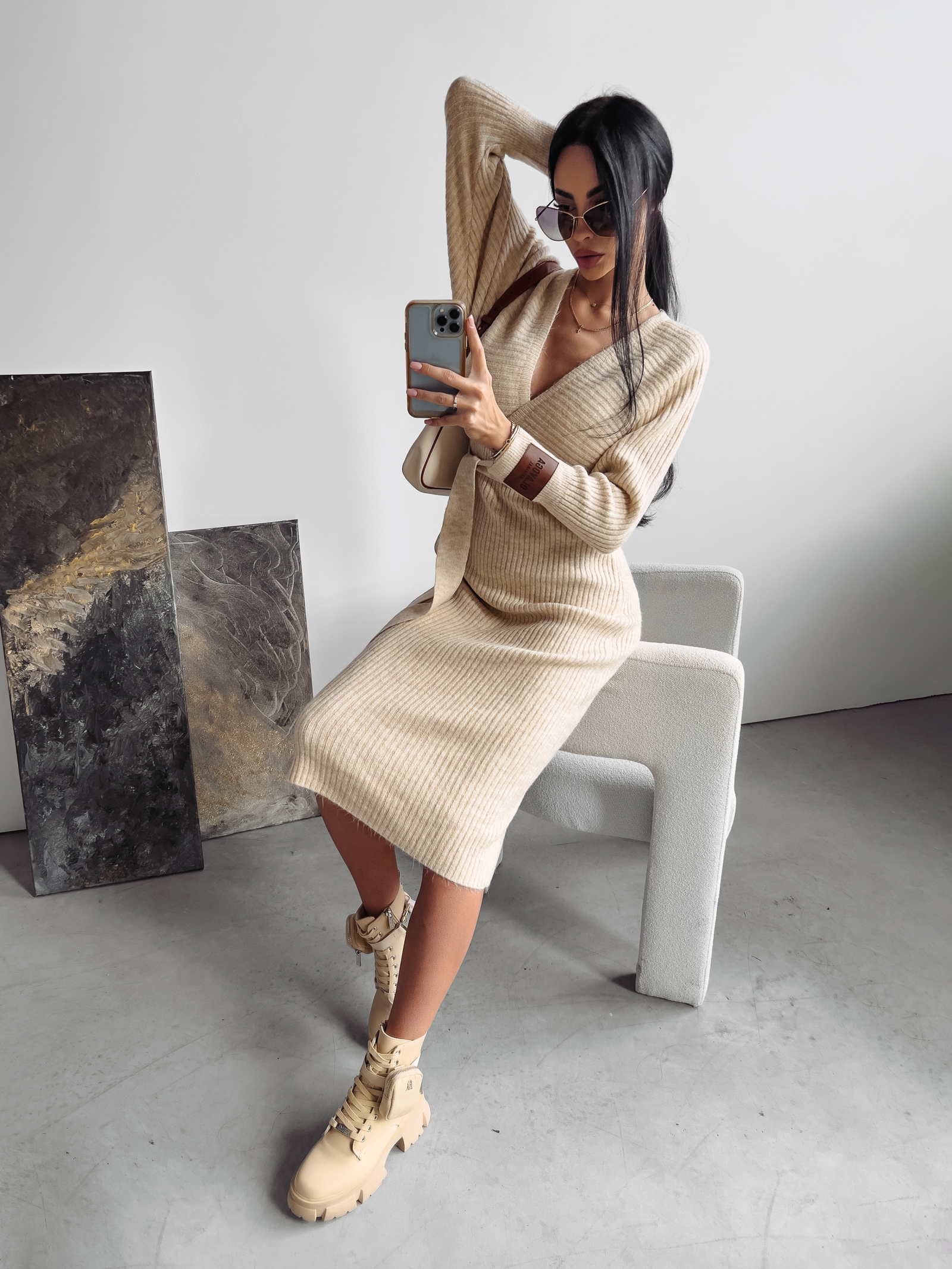 Sukienka sweterkowa Aletta Ola Voga beżowa