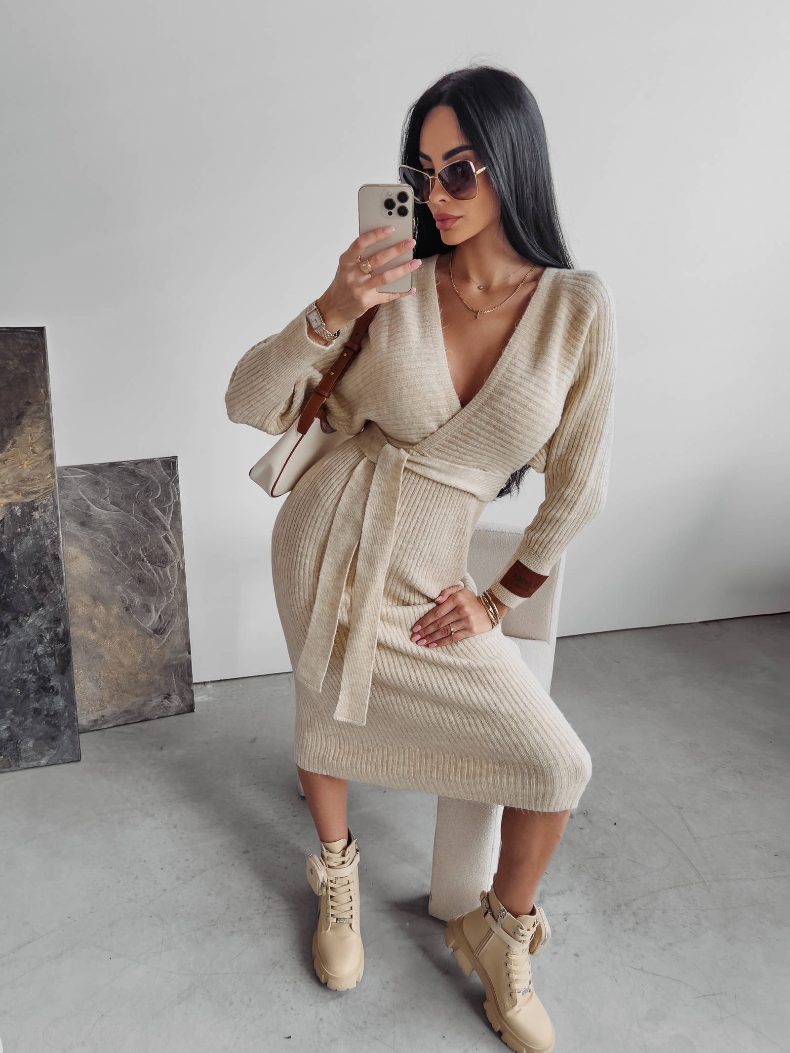 Sukienka sweterkowa Aletta Ola Voga beżowa