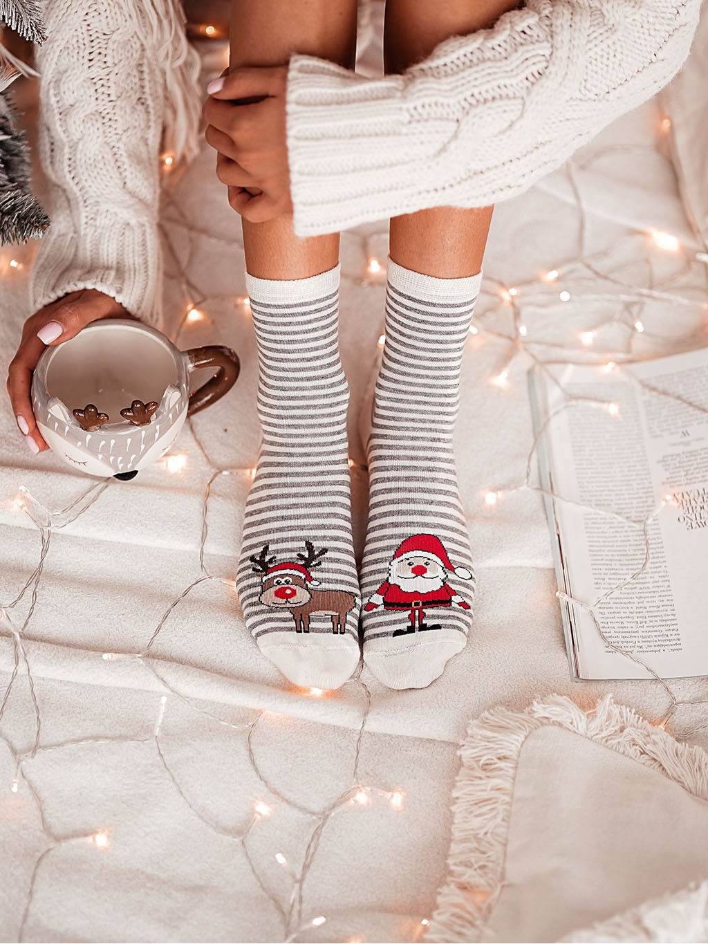 Skarpetki damskie w paski mikołaj i renifer ecru