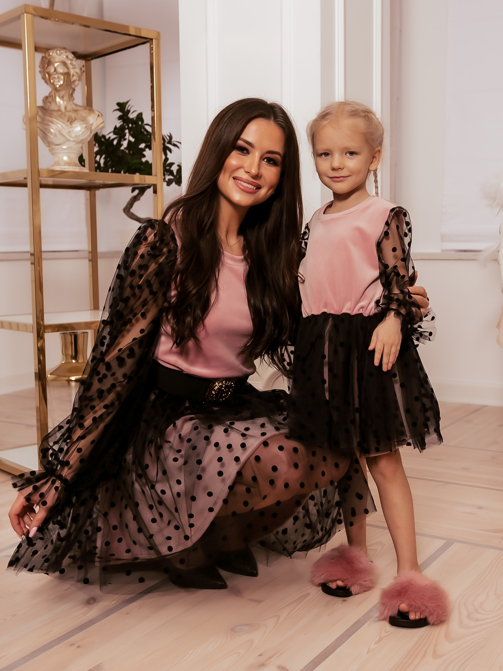 Sukienka z tiulem Dots Magic pudrowa