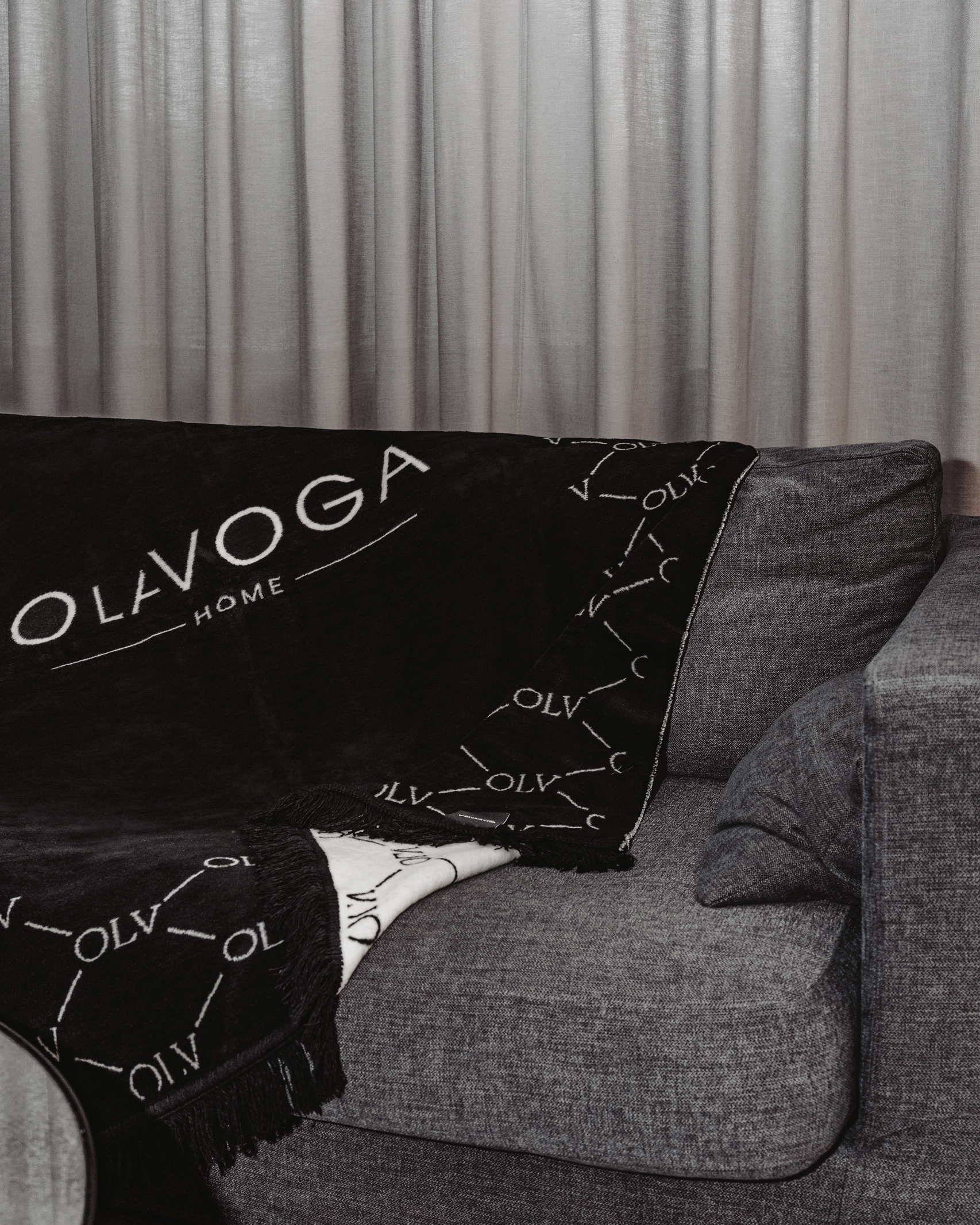 Koc dwustronny Manhattan Ola Voga czarny 150x200cm