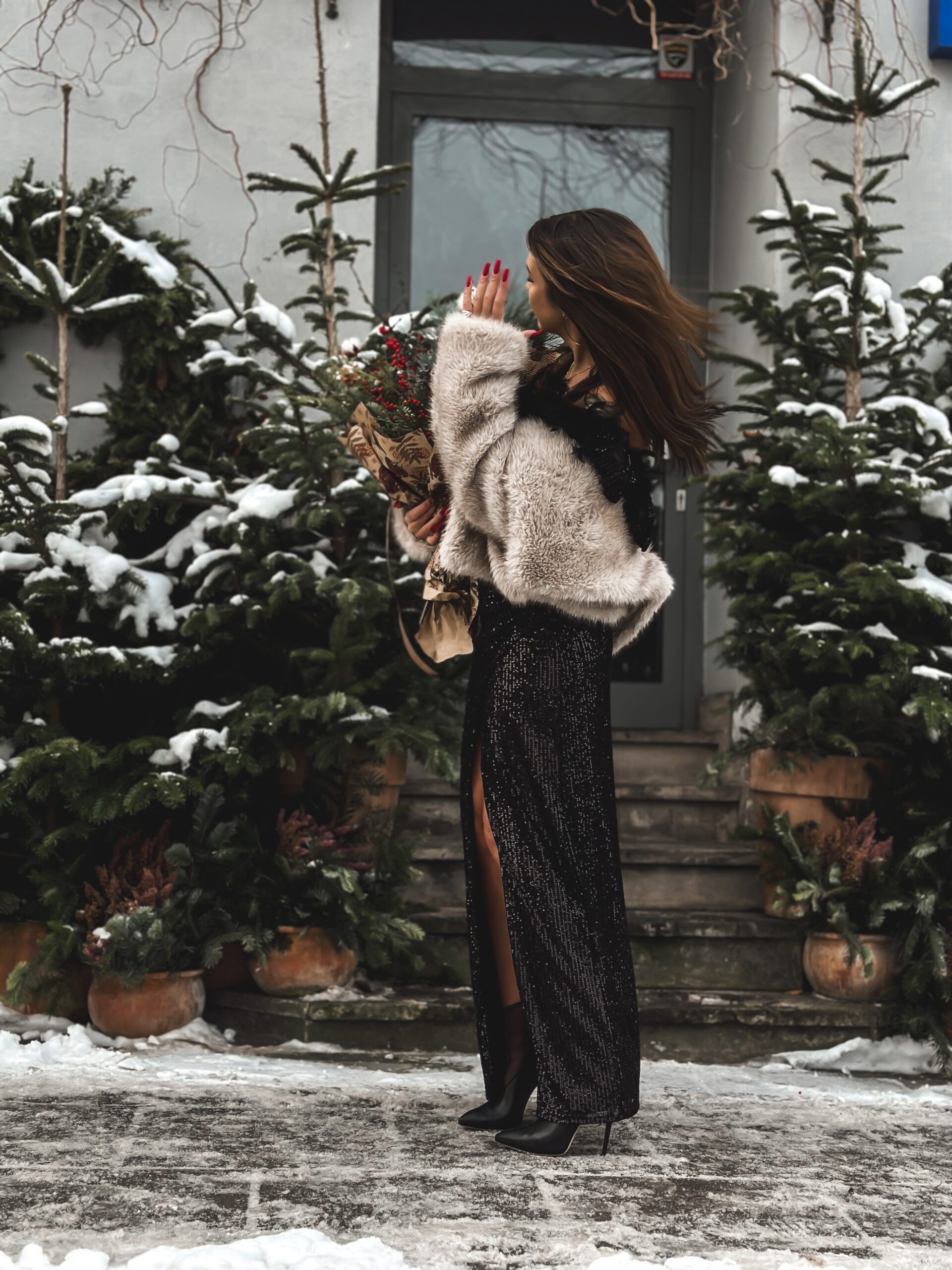 Sukienka maxi cekinowa NB Gisell czarna Sukienka maxi cekinowa NB Gisell czarna