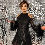 Sukienka cekinowa z piórami Slov czarna