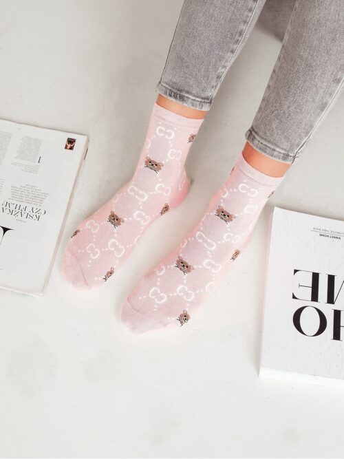 Skarpetki damskie z ozdobnym printem CC i misiem pudrowe