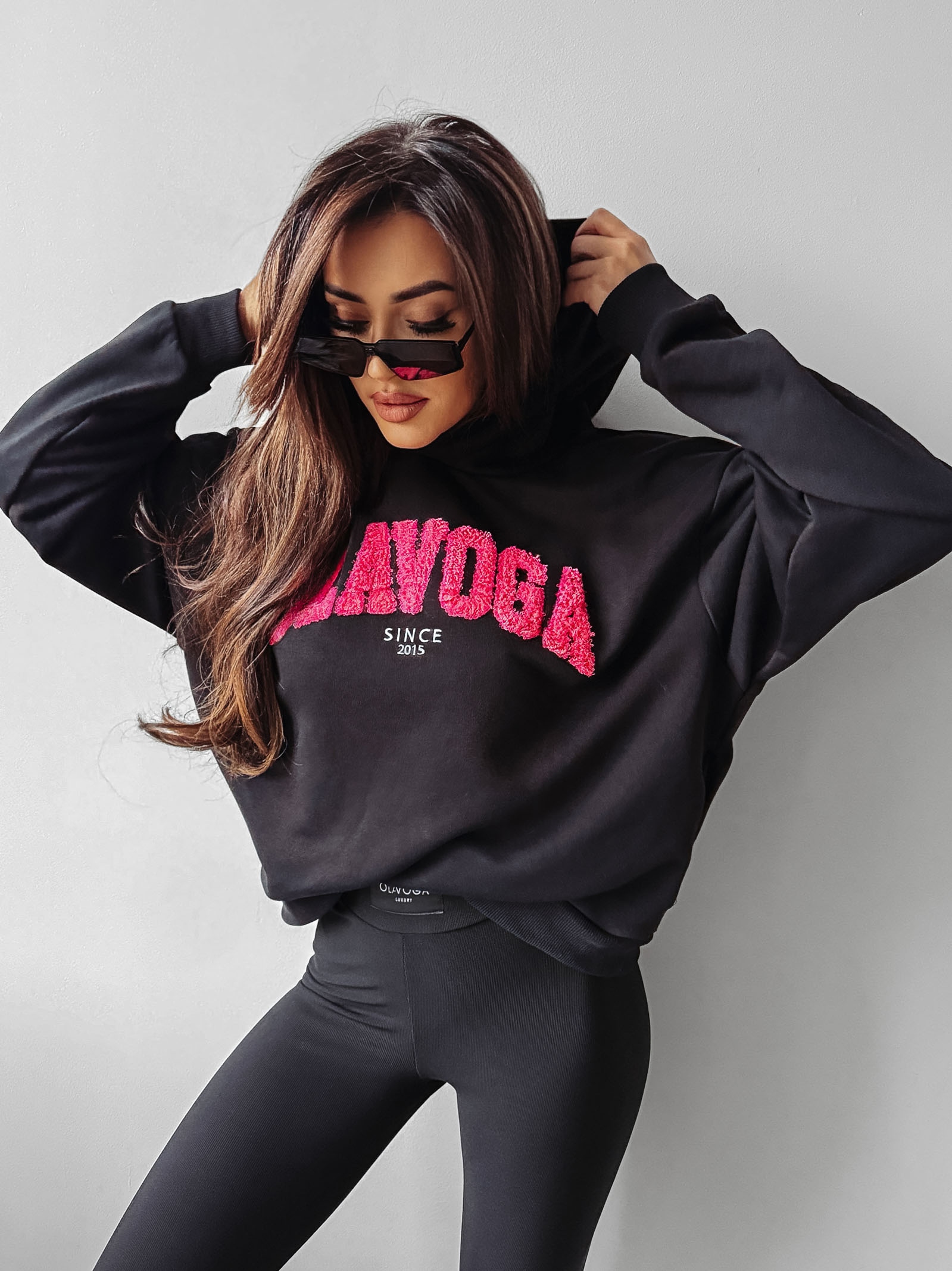 Bluza bawełniana z kapturem Lissa Ola Voga czarna