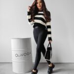 Sweter oversize w paski Lessa Ola Voga czarny