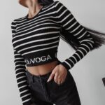 Bluzka basicowa prążkowana Dana Ola Voga czarno-ecru