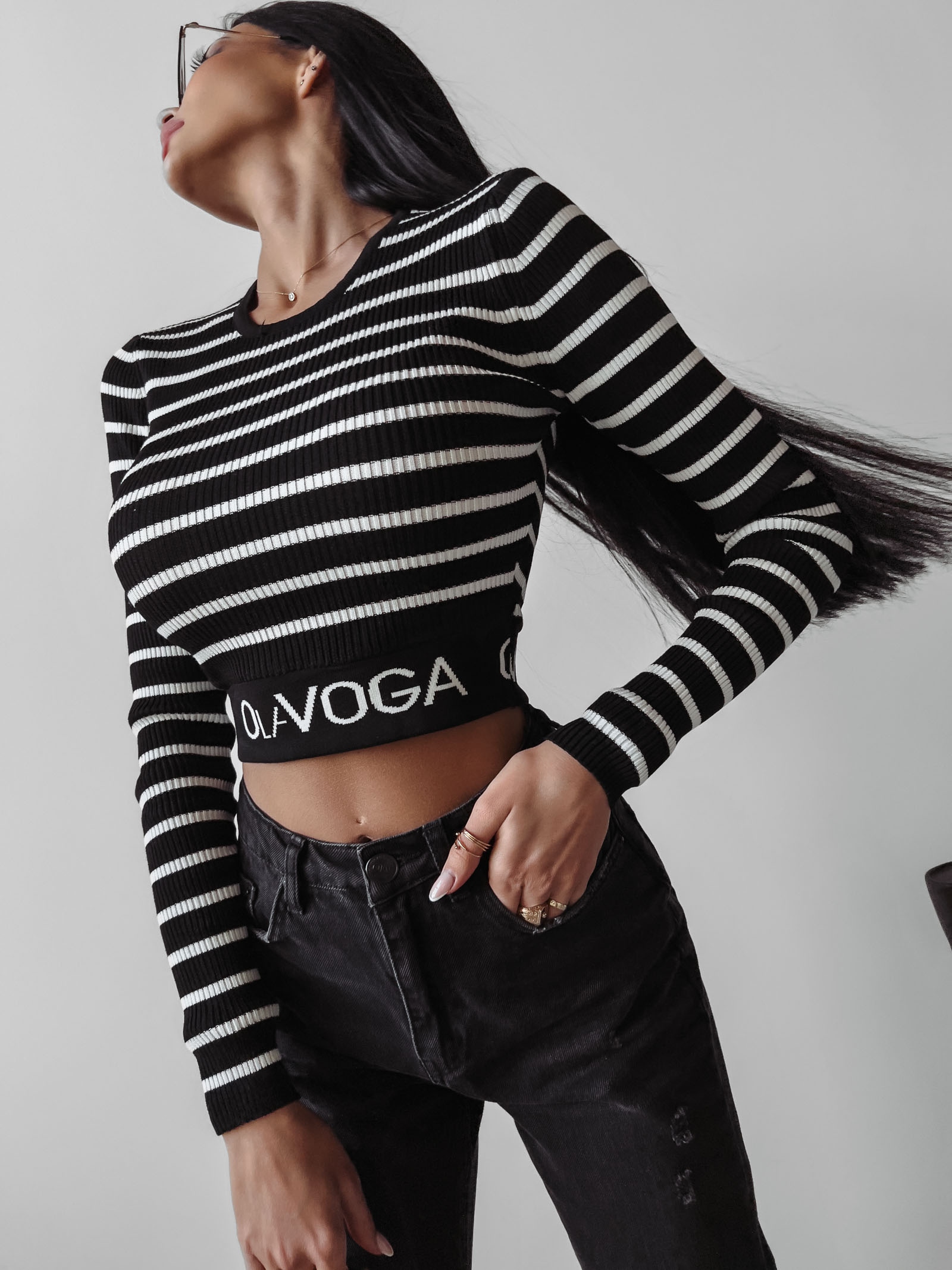 Bluzka basicowa prążkowana Dana Ola Voga czarno-ecru