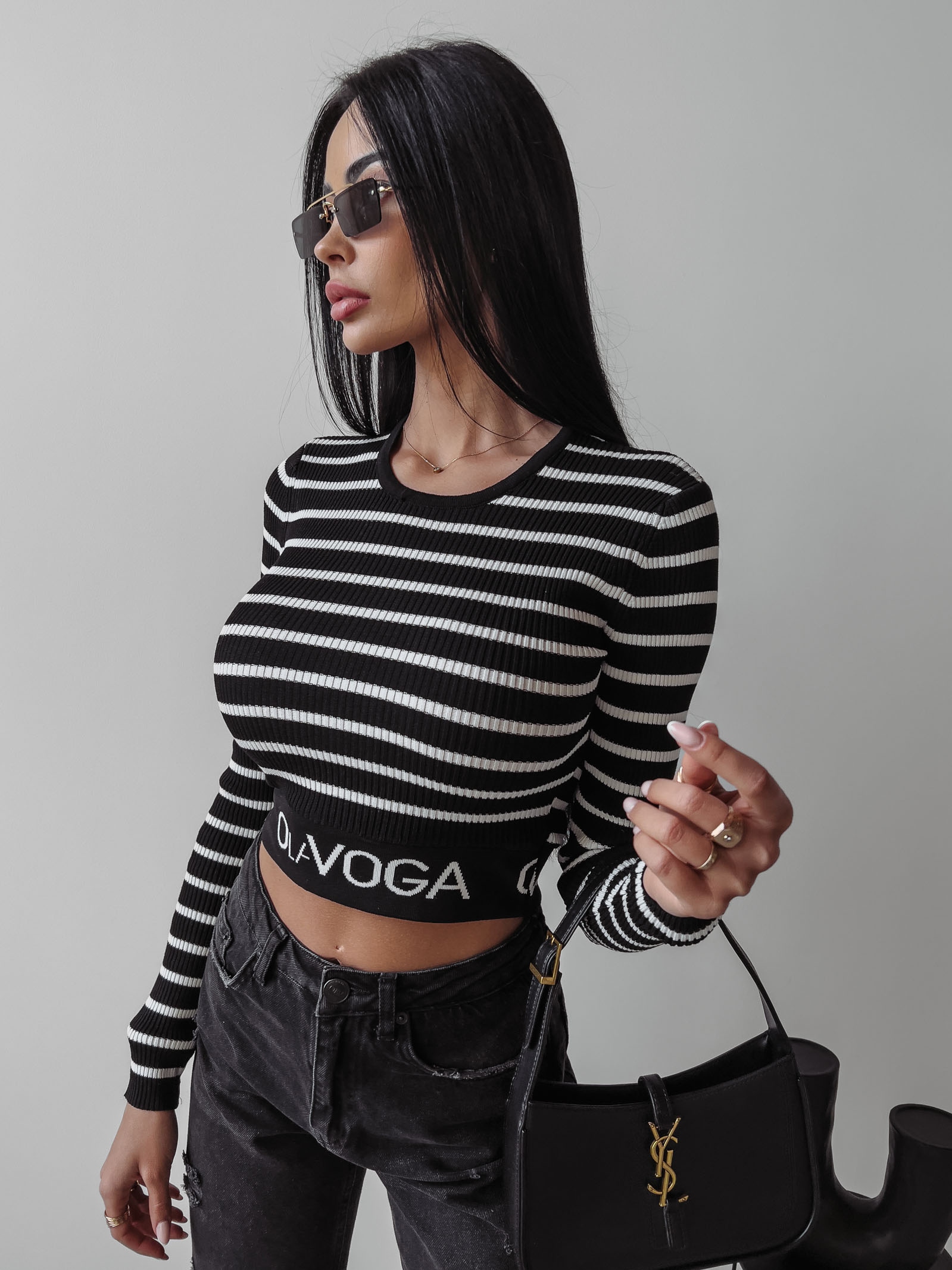 Bluzka basicowa prążkowana Dana Ola Voga czarno-ecru