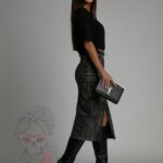 Crop top ze ściąganiem w pasie YoYo czarny