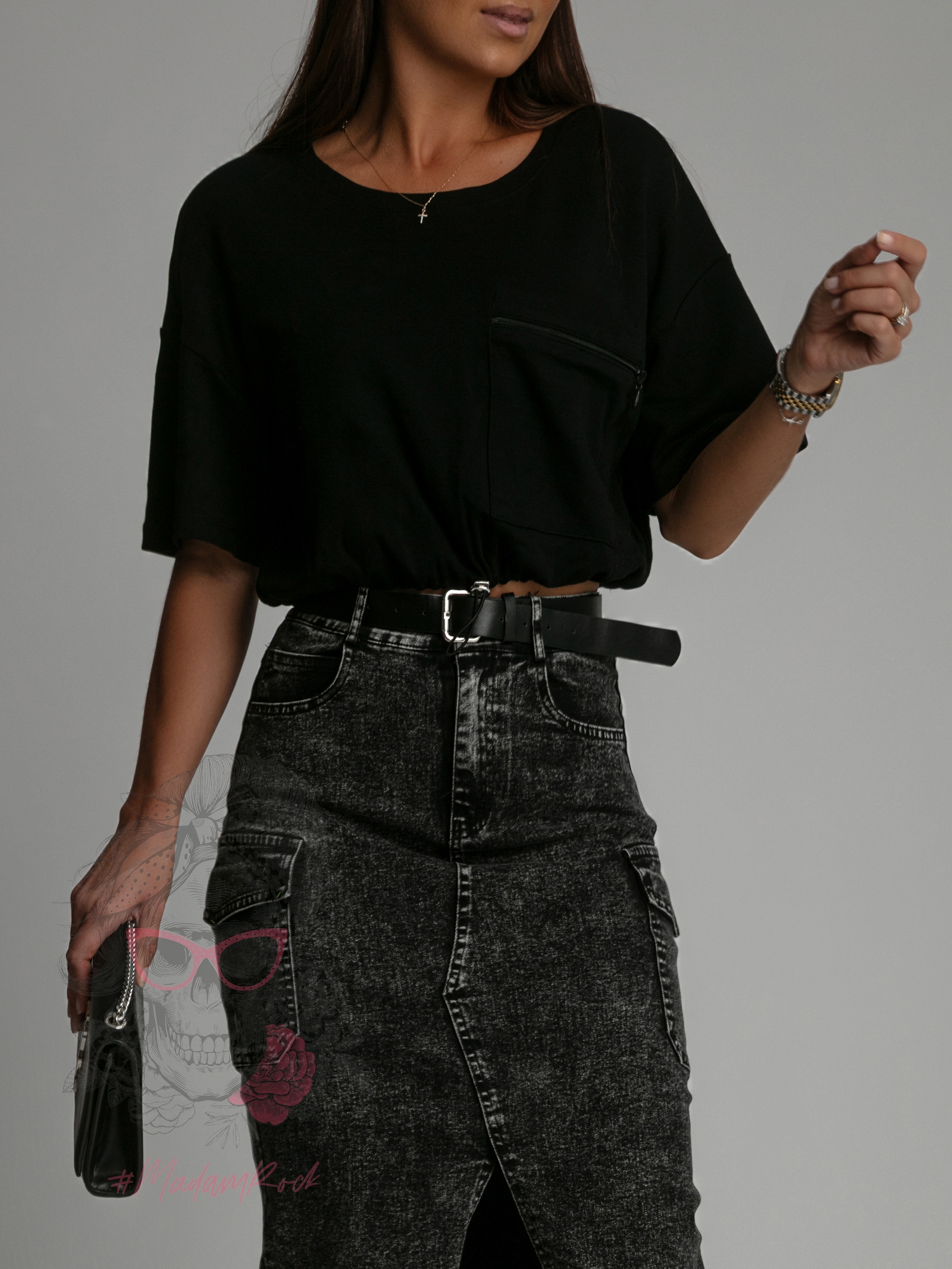 Crop top ze ściąganiem w pasie YoYo czarny