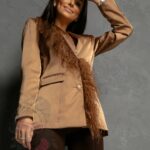 Marynarka satynowa z piórami Belinda karmelowa