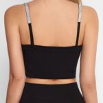 Top elastyczny z ozdobnym ramiączkami czarne