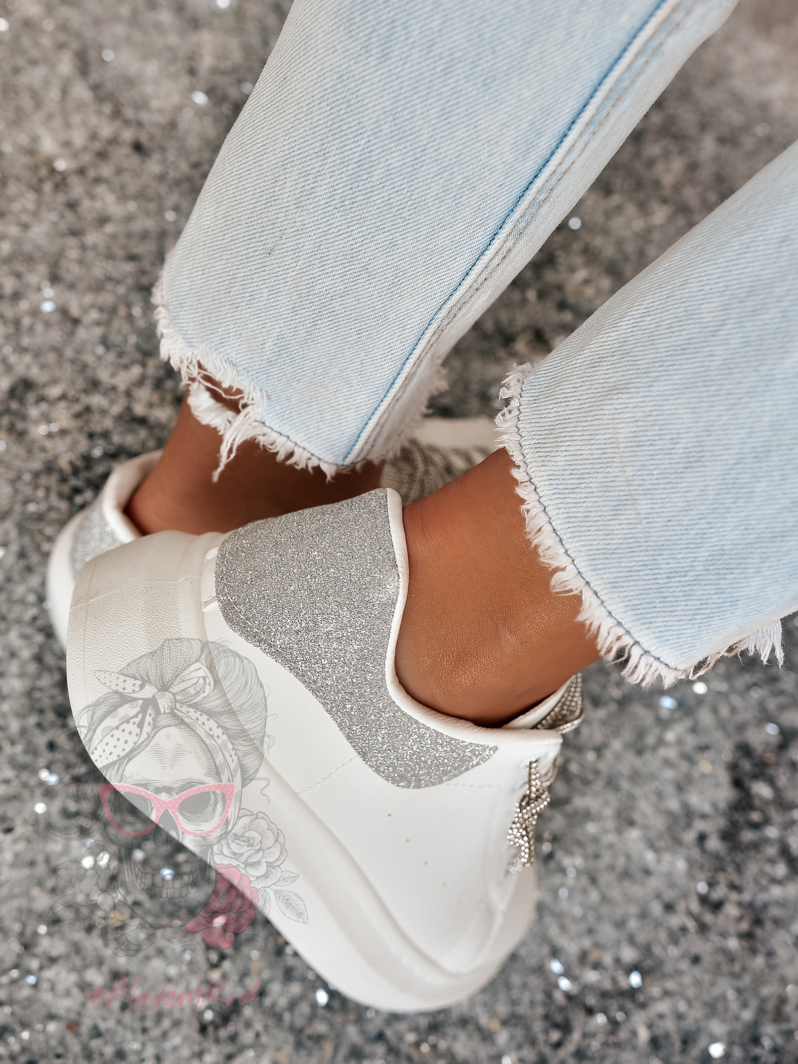 Trampki z cyrkoniami Madam Show Must Go On białe