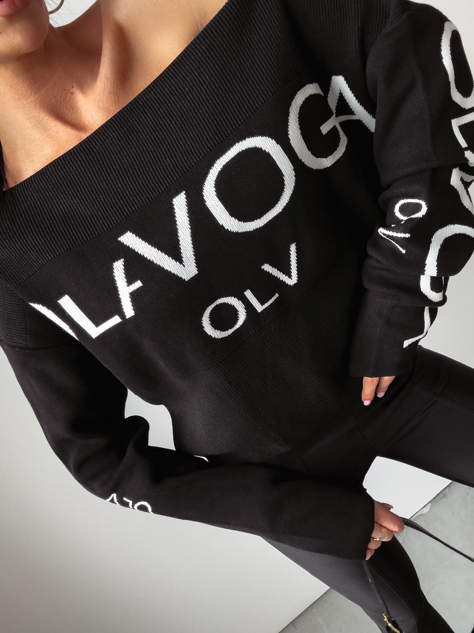 Sweter oversize Joanna Ola Voga czarny