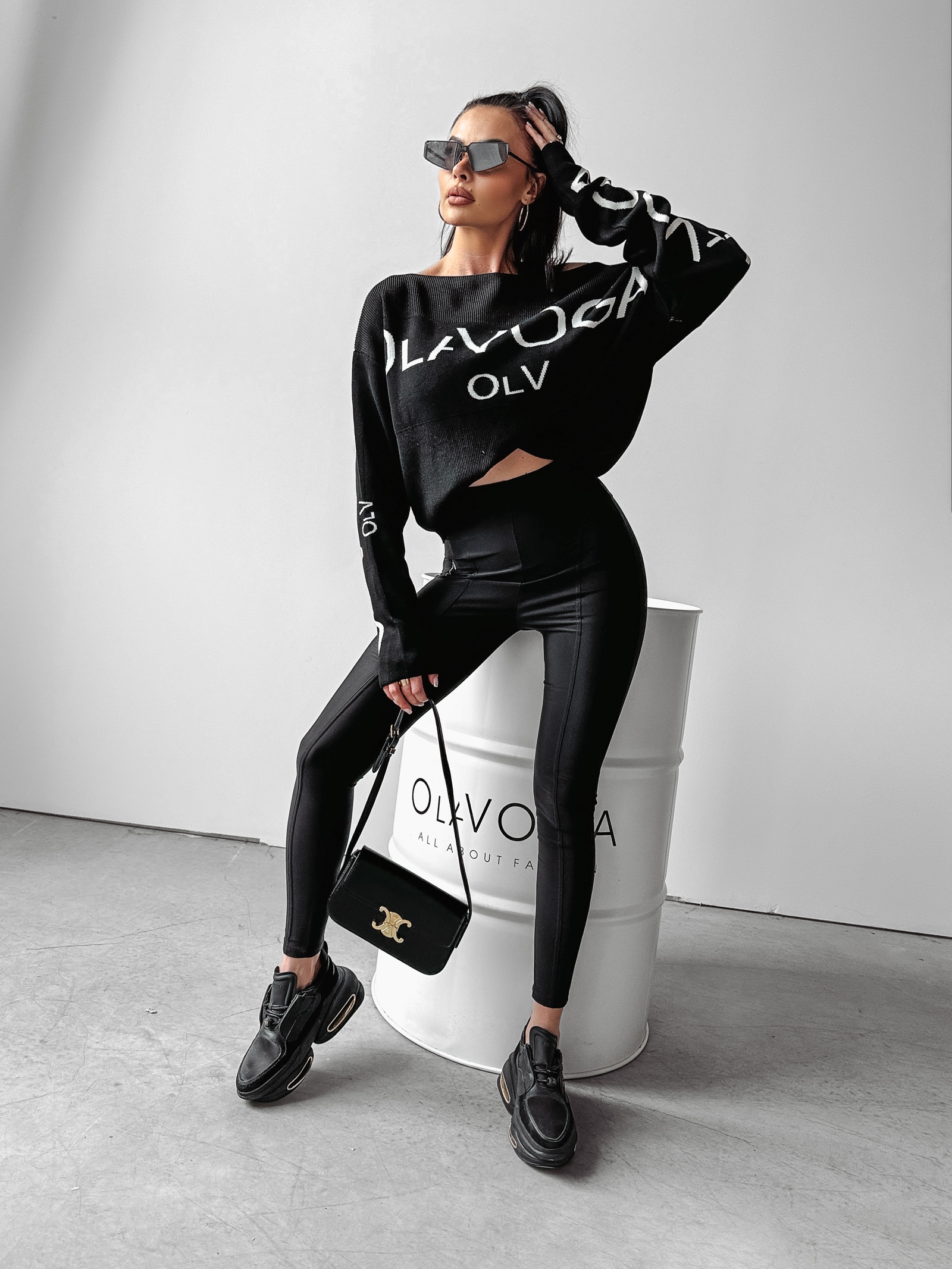 Sweter oversize Joanna Ola Voga czarny