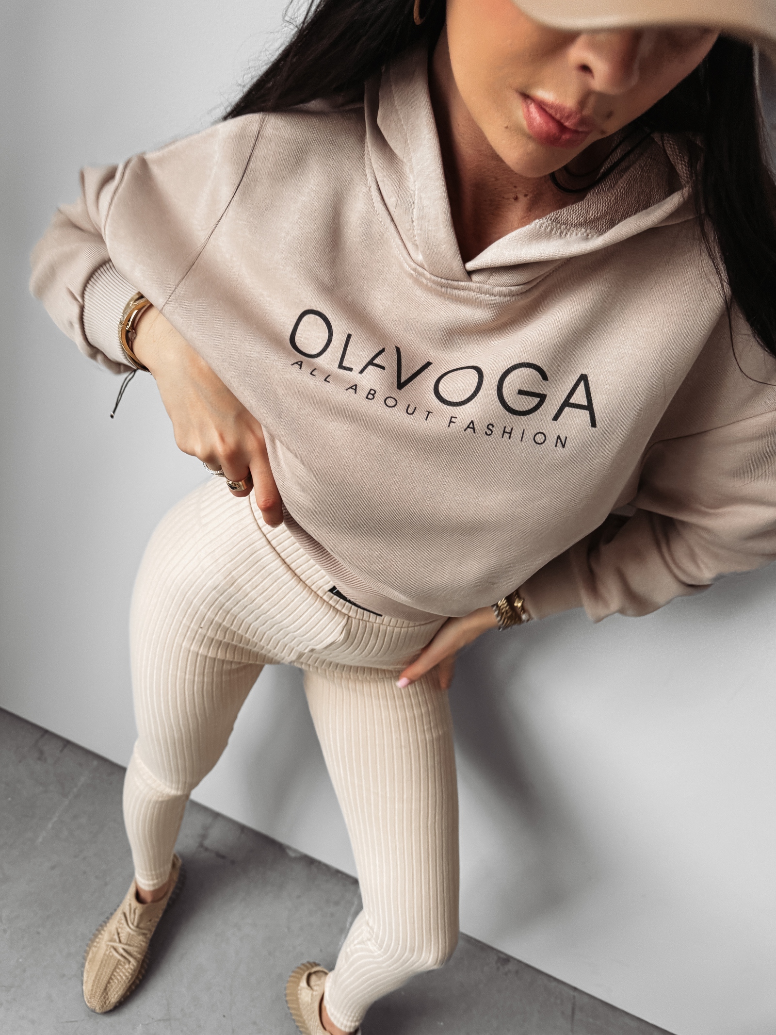 Bluza z kapturem Alivia Ola Voga beżowa Bluza z kapturem Alivia Ola Voga beżowa