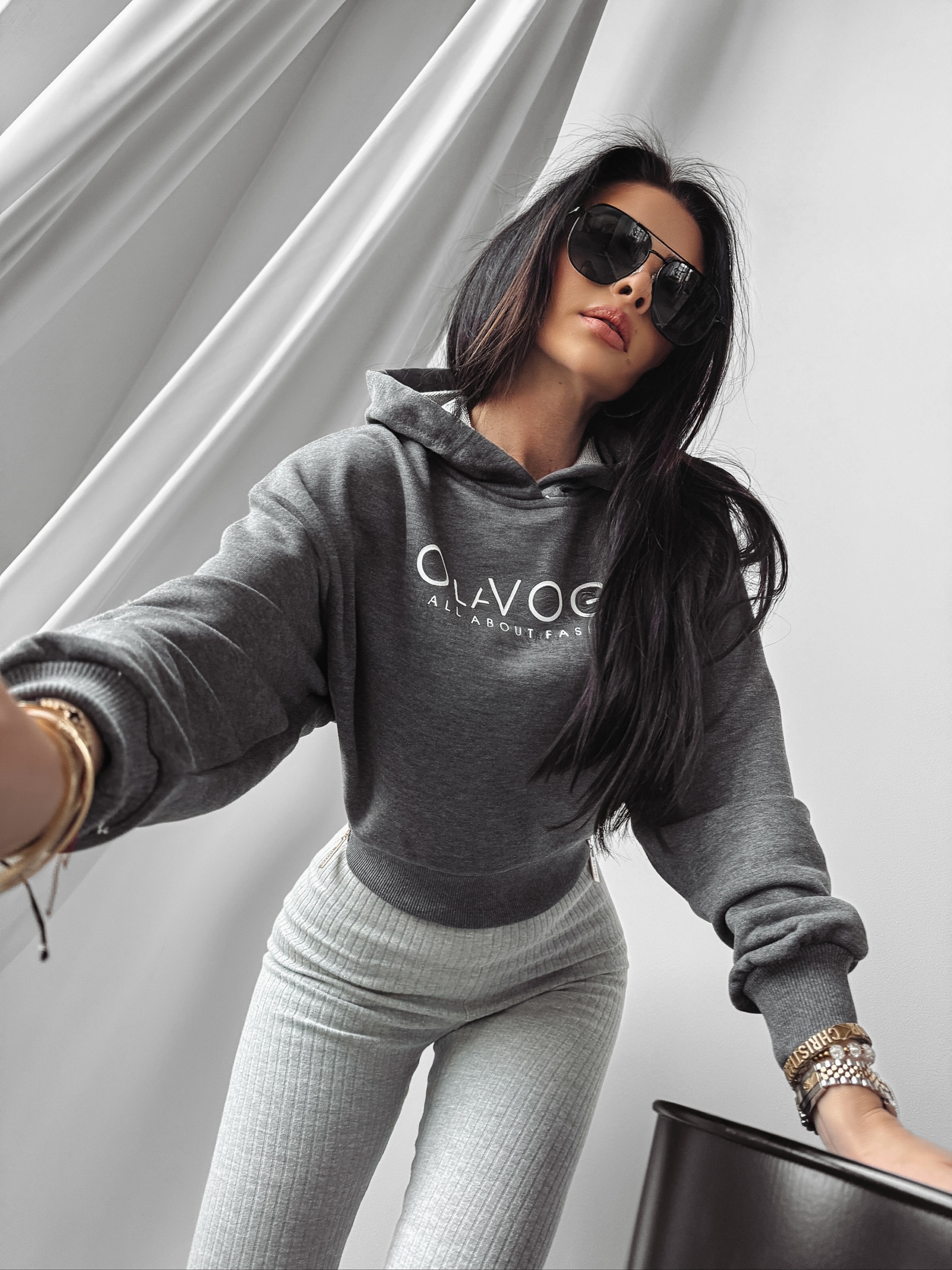 Bluza z kapturem Alivia Ola Voga grafitowa