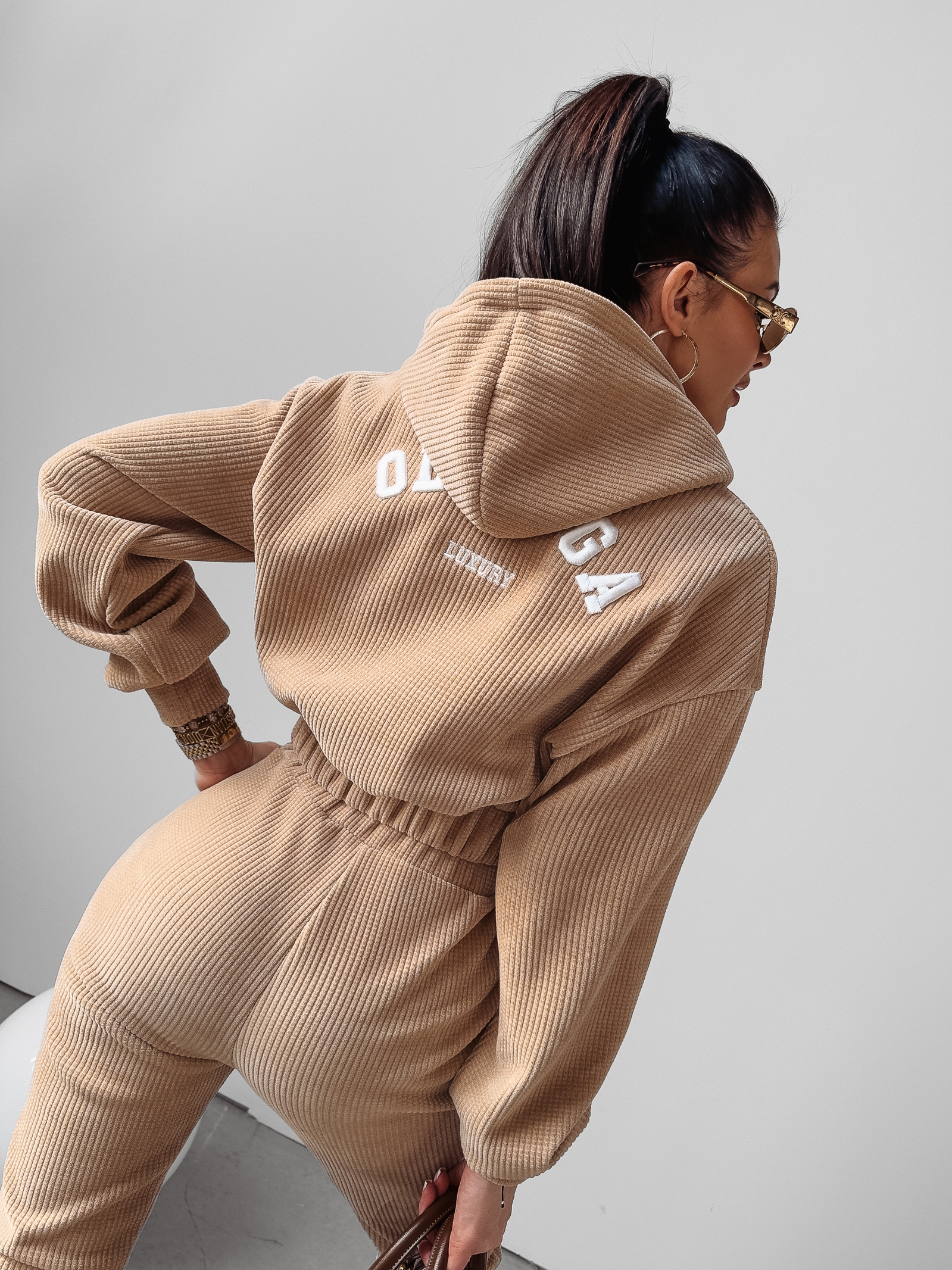 Komplet damski dresowy Prime Ola Voga beżowy Komplet damski dresowy Prime Ola Voga beżowy