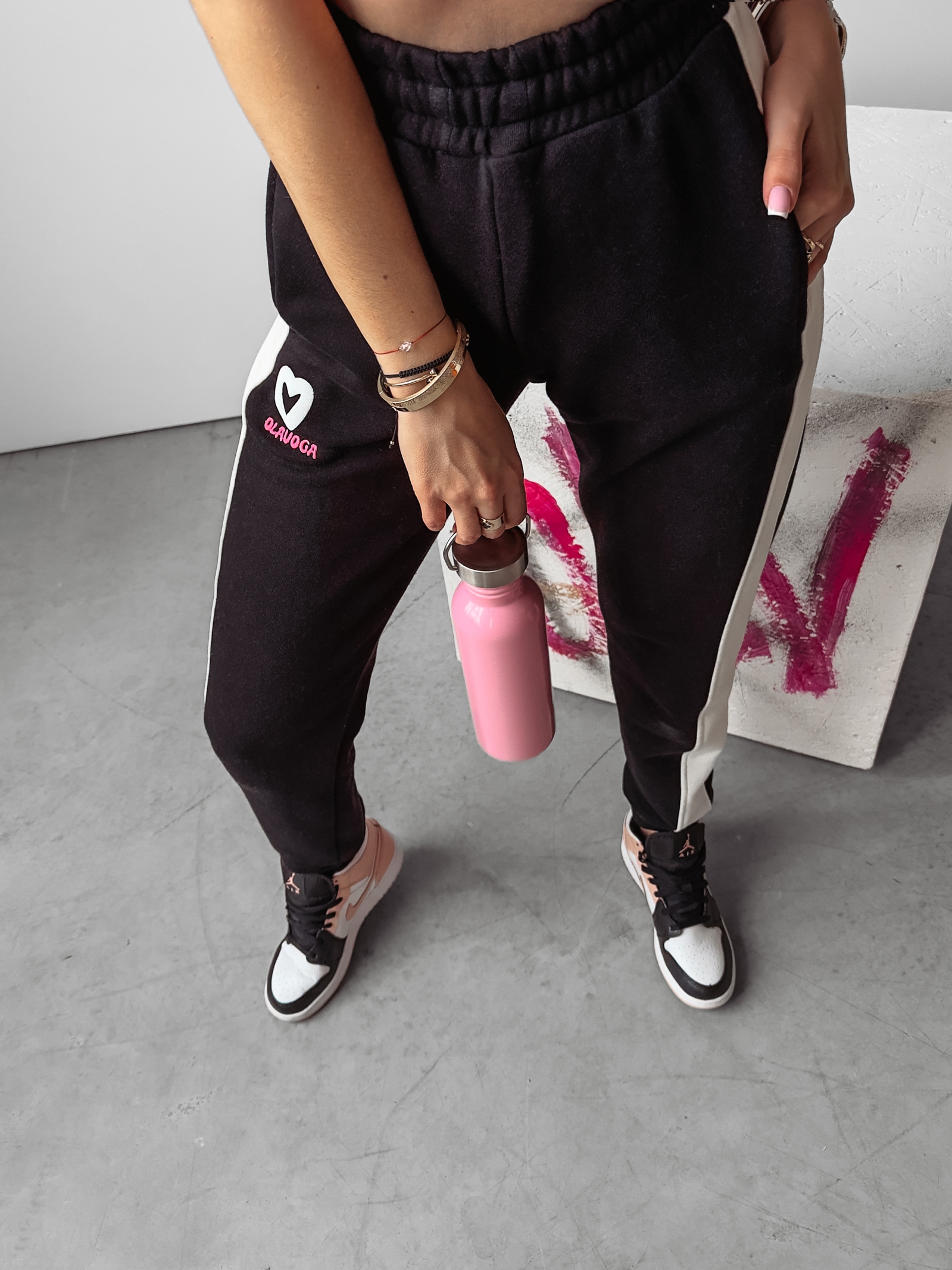 Spodnie dresowe joggery Betix Ola Voga czarne