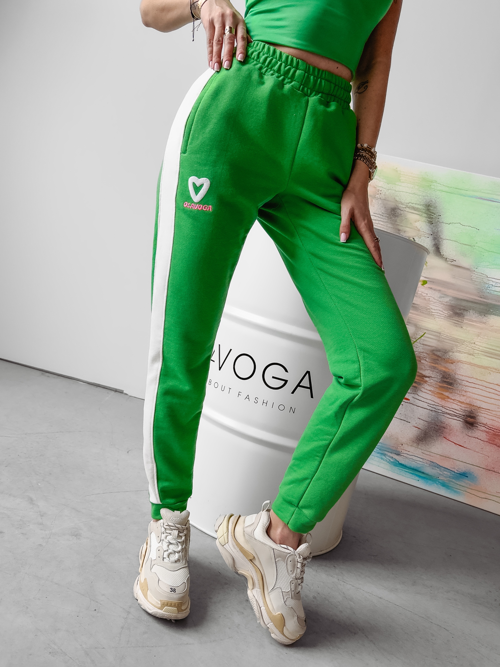 Spodnie dresowe joggery Betix Ola Voga zielone Spodnie dresowe joggery Betix Ola Voga zielone