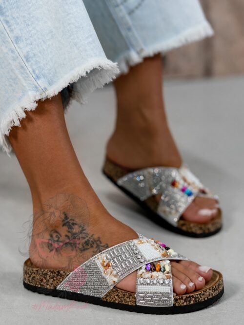 Klapki profilowane Madam Taho białe