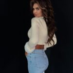 Sweter z futrzanymi mankietami Giva ecru