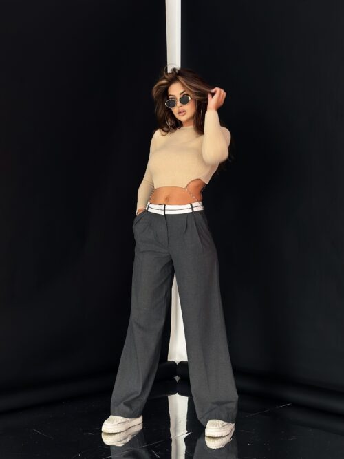 Sweter pluszowy z okrytymi plecami Lobe beżowy