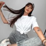 T-shirt klasyczny Asher Ola Voga biały