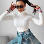 Golf prążkowany Neve Ola Voga ecru