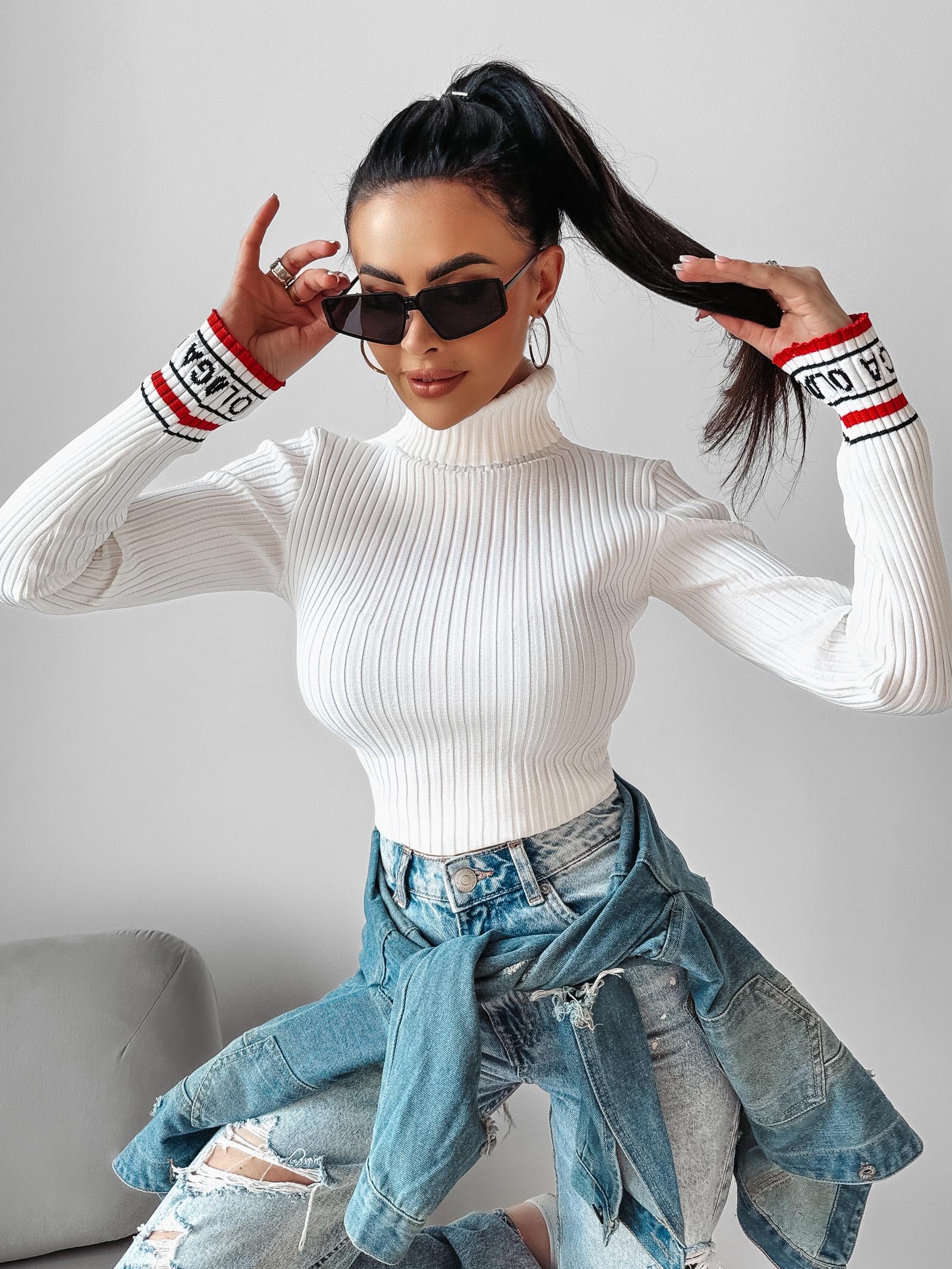 Golf prążkowany Neve Ola Voga ecru